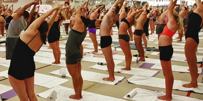 Bikram Yoga fir Gewiichtsverloscht
