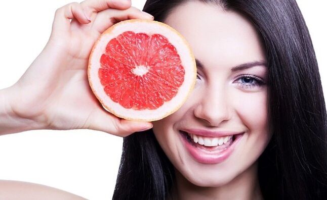 Grapefruit ass déi bescht Uebst fir Gewiichtsverloscht