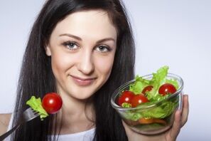 Iessen Geméis Salat fir Gewiichtsverloscht an enger Woch